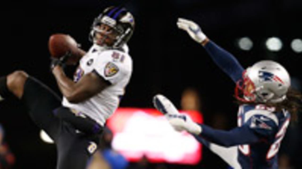 Baltimore Ravens inside linebacker Ray Lewis reacts as he looks at the score  board during the second half of the AFC Championship NFL football game  against the New England Patriots Sunday, Jan.