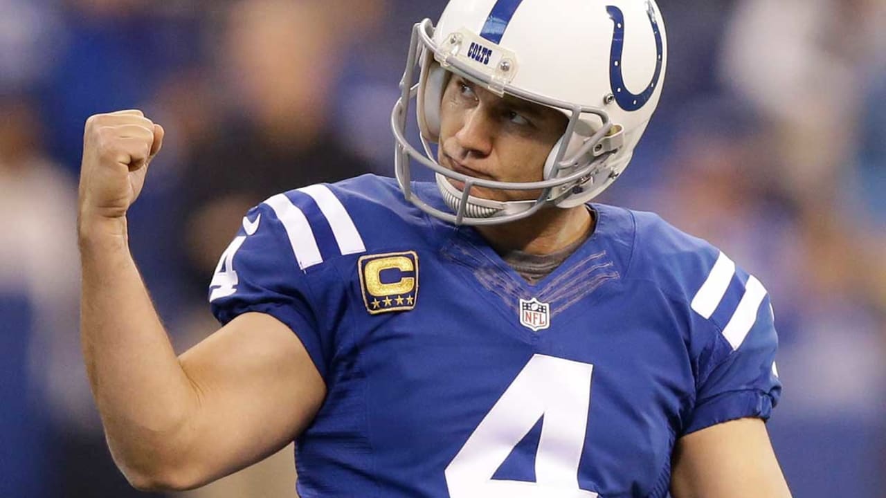 Colts sign Adam Vinatieri to two-year deal 