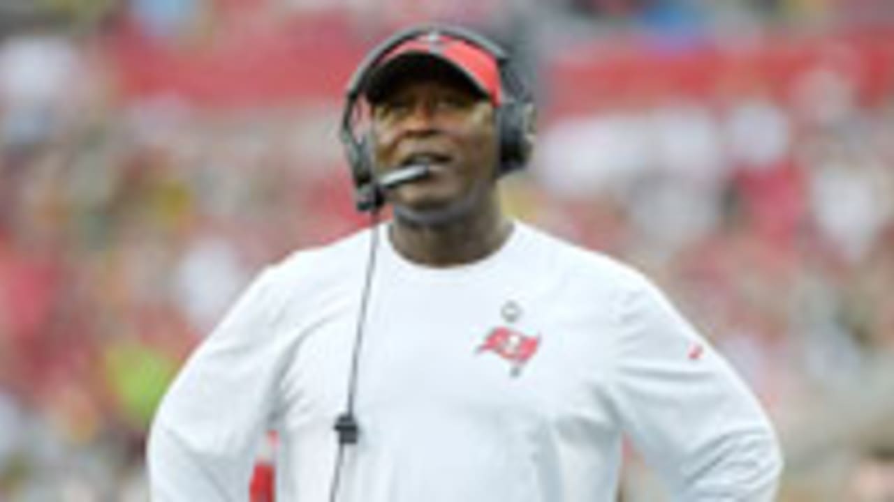 Lovie-Smith-sl-122914.jpg