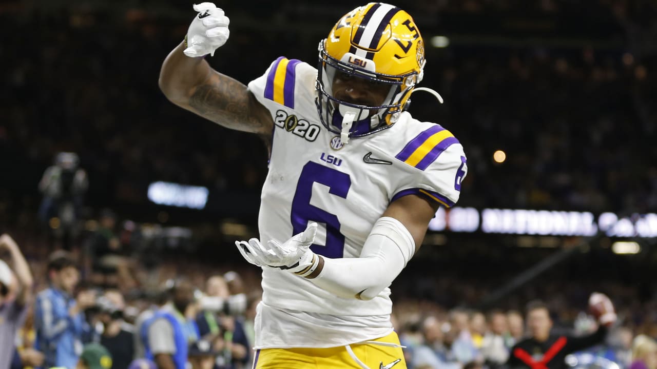 NFL Network's James Jones and his son act out the Green Bay Packers' No