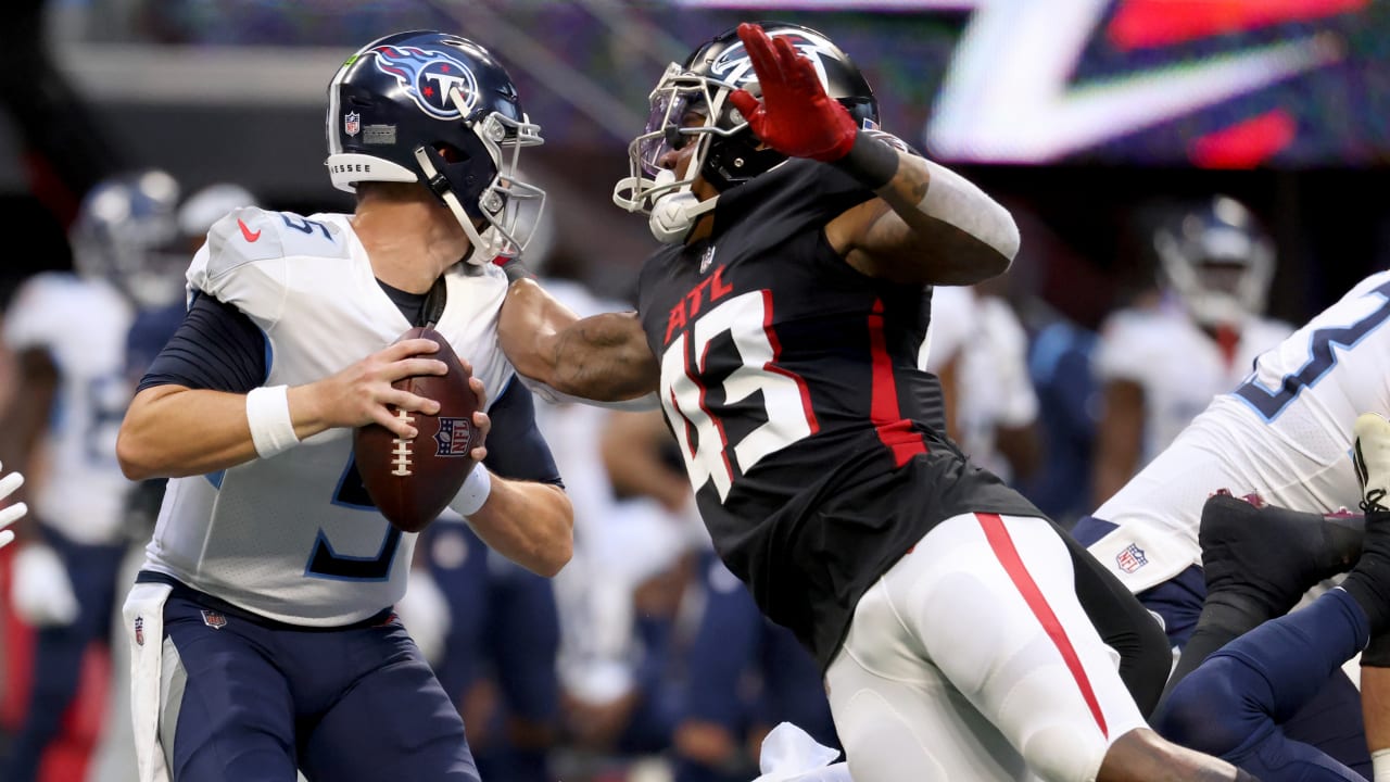 Atlanta Falcons linebackers Adetokunbo Ogundeji, Mykal Walker swarm ...