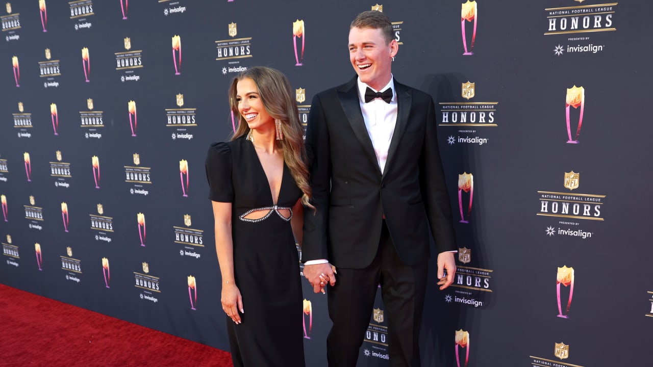 Dallas Cowboys quarterback Dak Prescott catches up with NFL Network's  Melissa Stark, Nate Burleson at NFL Honors red carpet