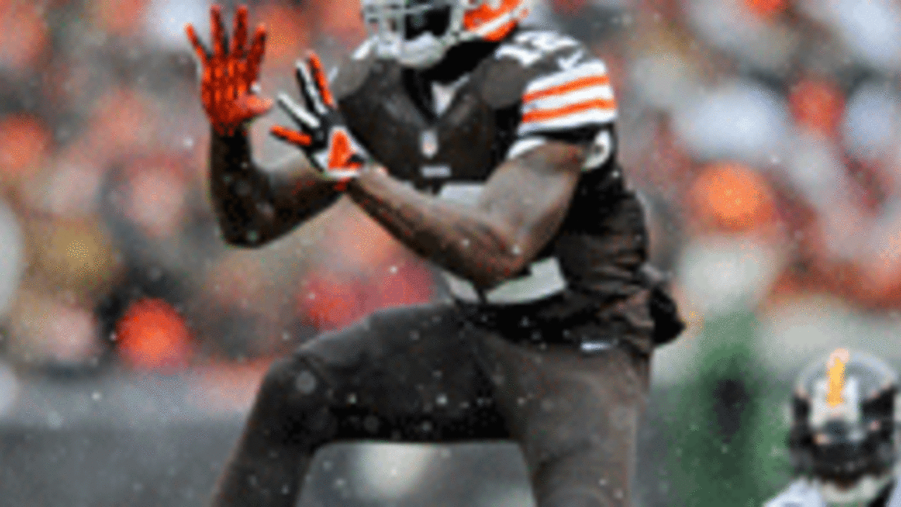 josh-gordon-spot_131206.gif