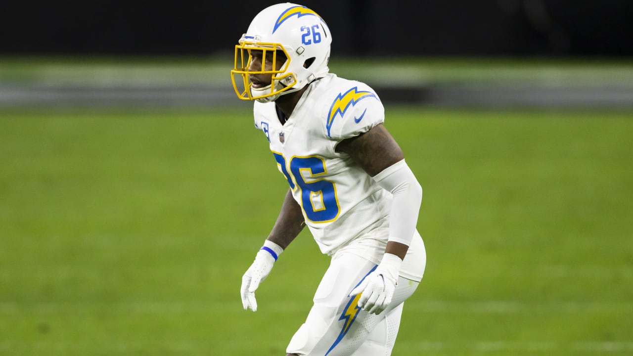 Former Chargers CB Casey Hayward signs with Raiders