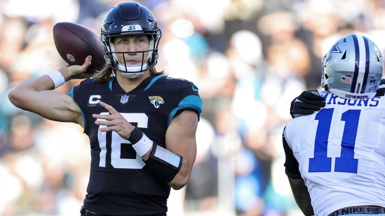 theScore - Trevor Lawrence and Micah Parsons exchanged jerseys after the  Jaguars and Dallas Cowboys faced each other in preseason this afternoon. 