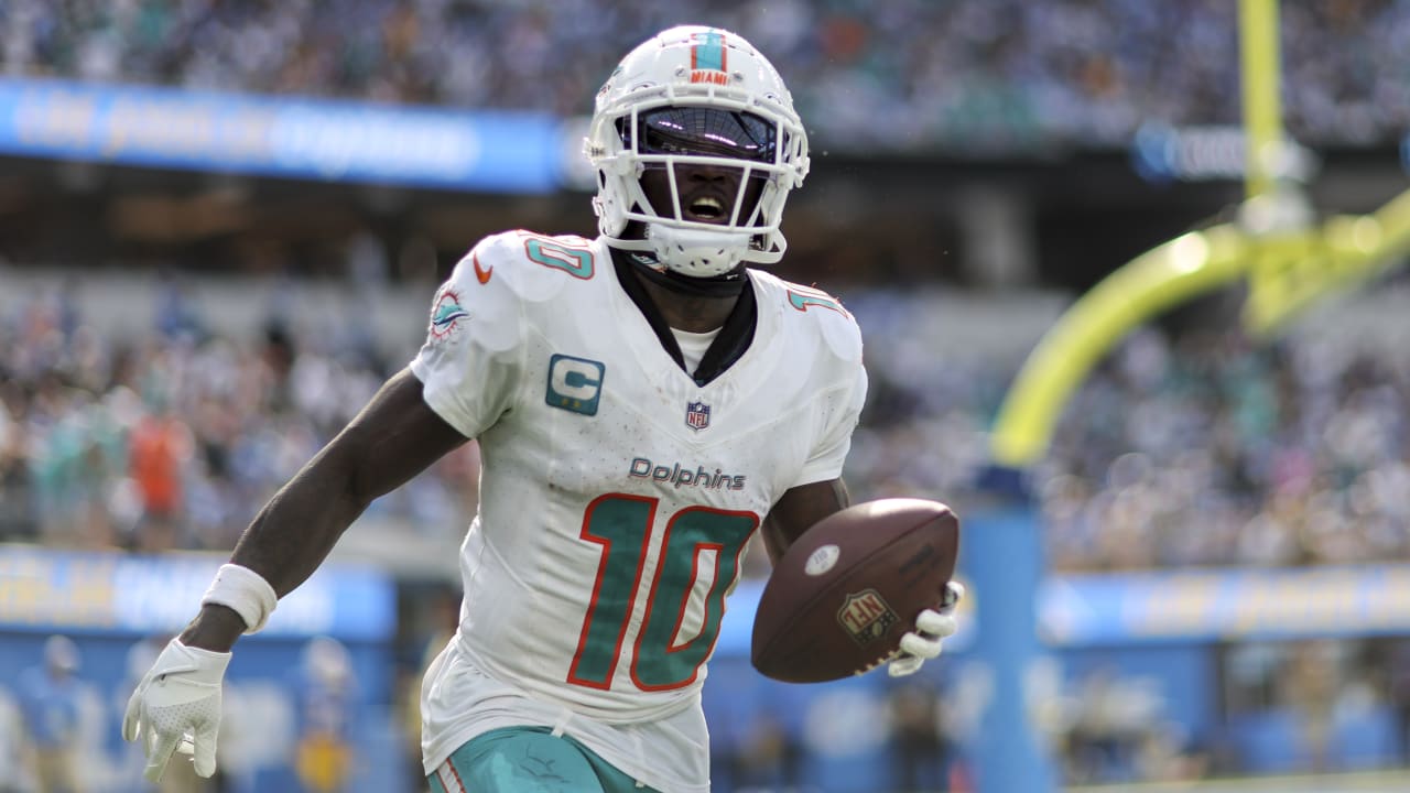 Tua Tagovailoa, Tyreek Hill put up historic Week 1 numbers to rally  Dolphins past Chargers