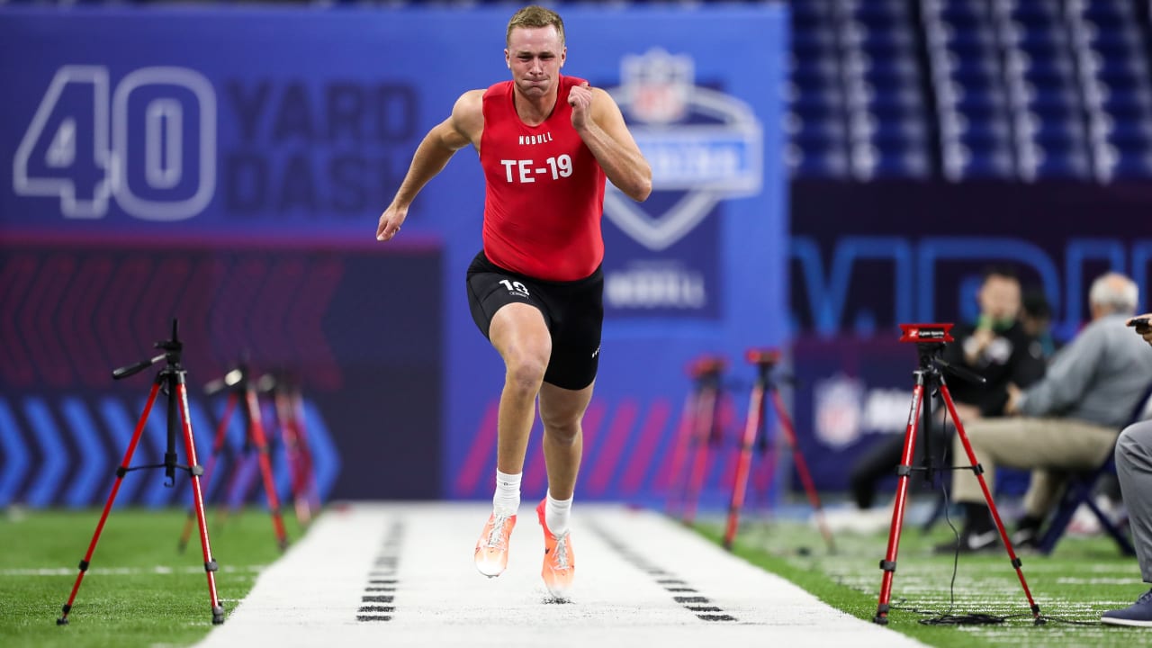 Tight end Josh Whyle runs official 4.69-second 40-yard dash at