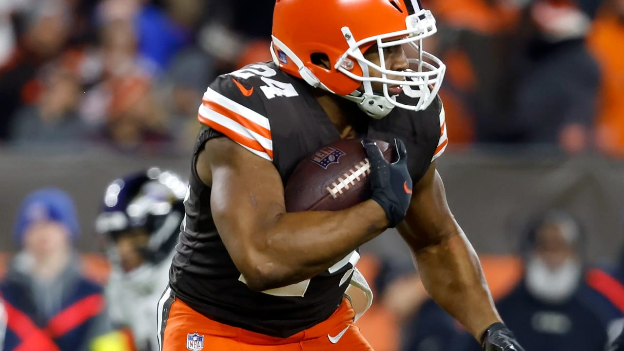 Nick Chubb's best plays in 107-yard game