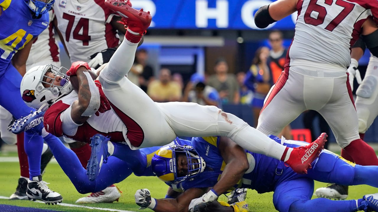 Arizona Cardinals Running Back James Conner Plows Through Contact For ...