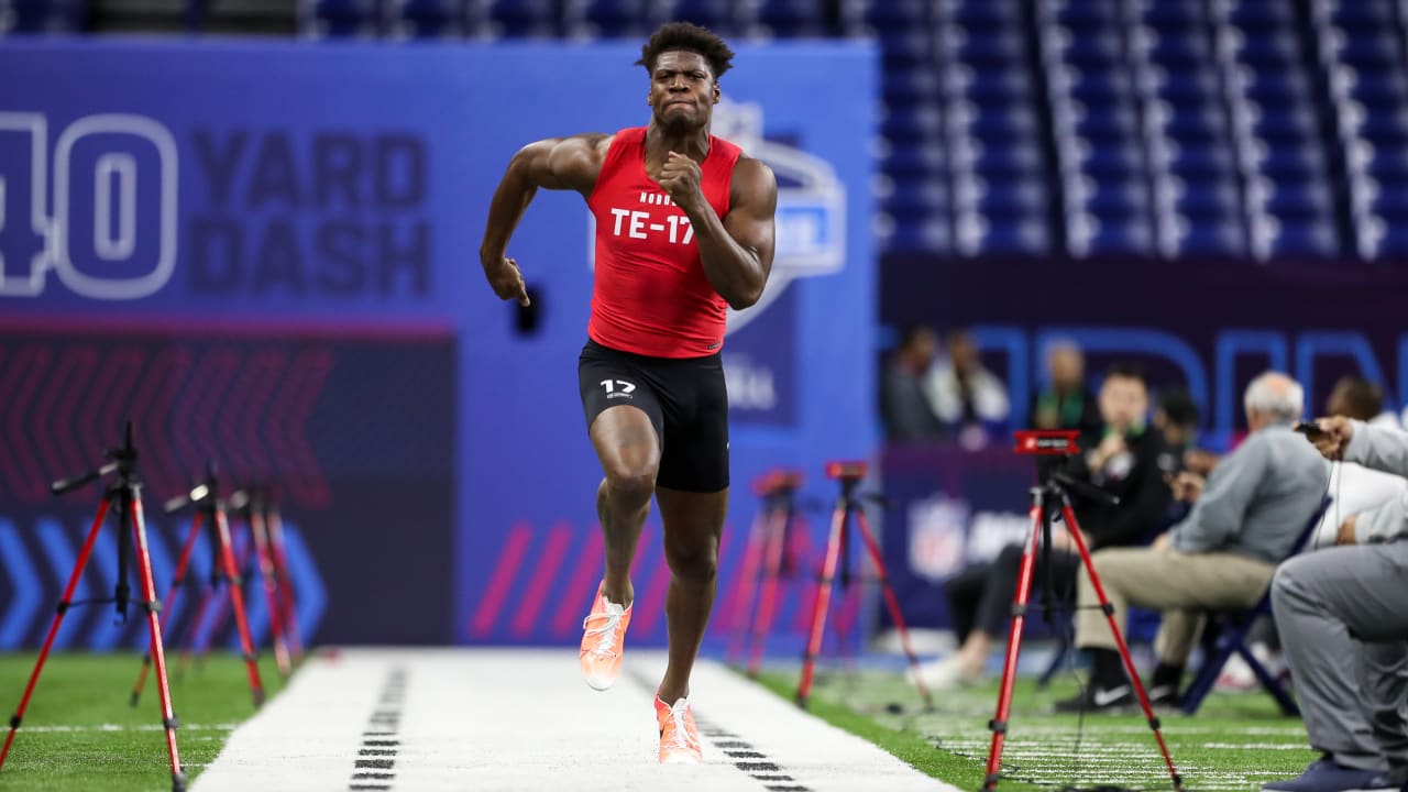 Tight end Darnell Washington runs official 4.64second 40yard dash at