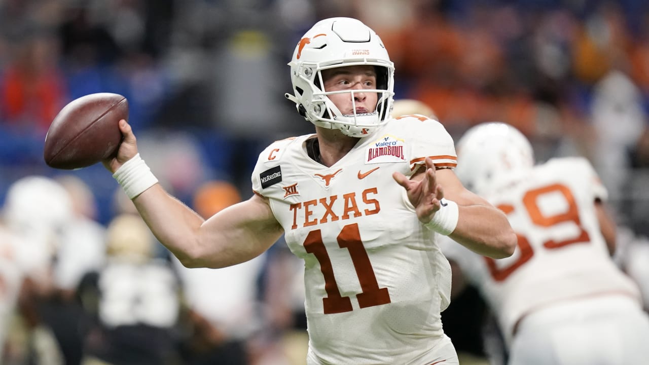 Sam Ehlinger, NFL starting QB? Sixth-round rookie gets first-team reps at  Colts practice