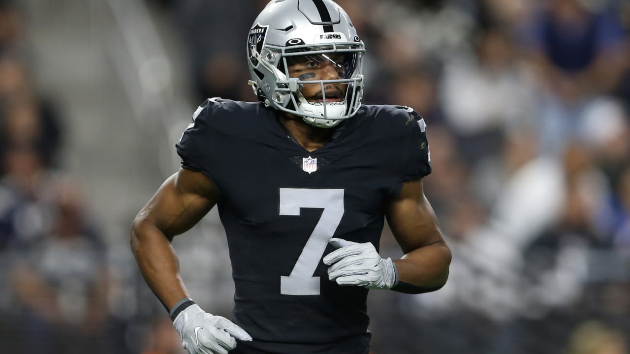 Raiders' Zay Jones reveals why he changed his jersey to No. 7