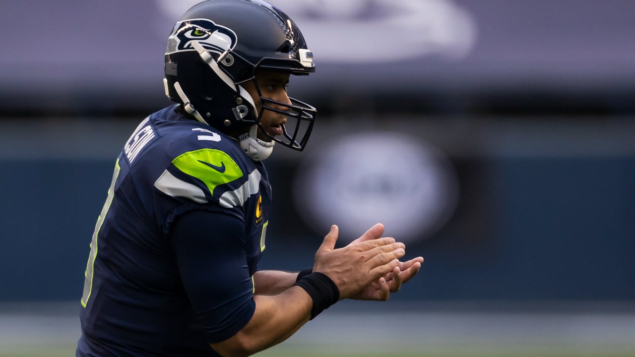 Nfl Network S Omar Ruiz Seattle Seahawks Quarterback Russell Wilson Celebrating Sister Anna S National Title Win With Stanford