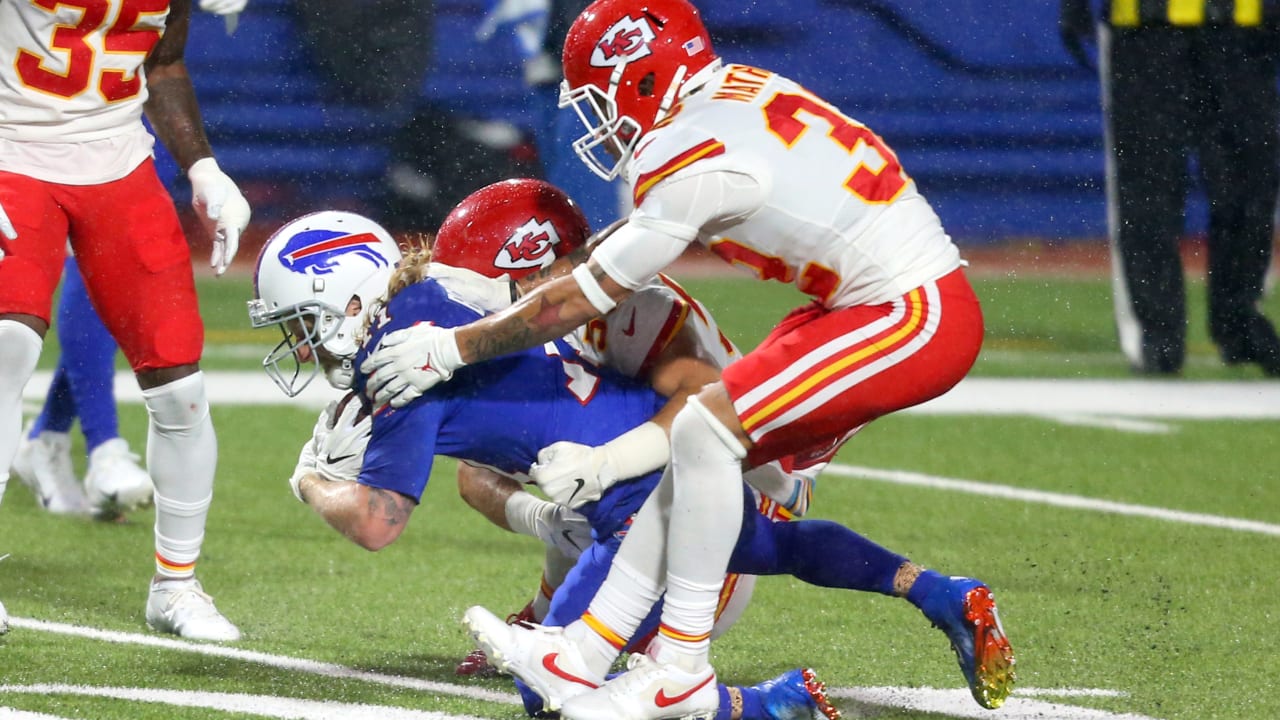 Buffalo Bills wide receiver Cole Beasley bounces off 