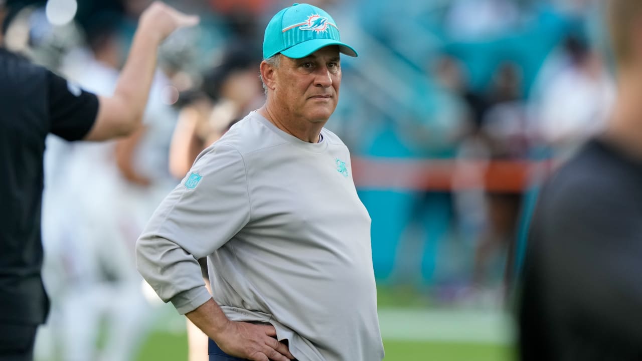 Dolphins DC Vic Fangio turns 65, says he's not close to retirement