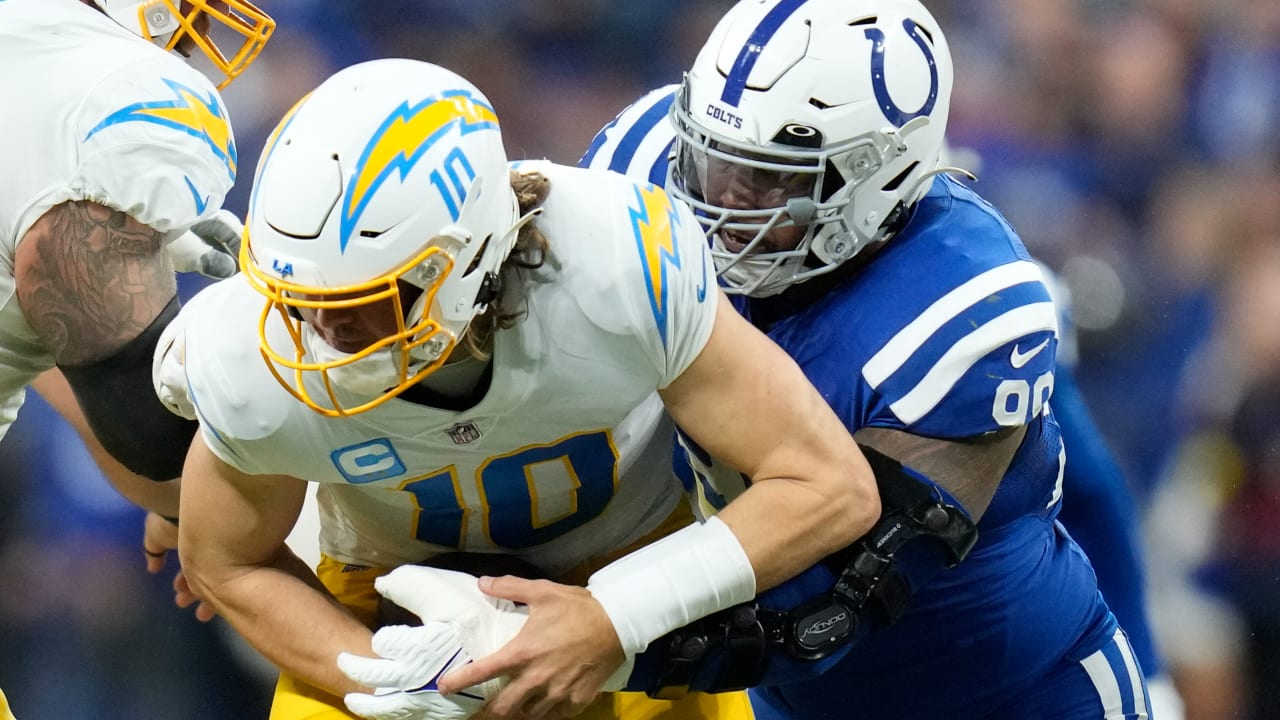 Can't-Miss Play: Indianapolis Colts' sandwich sack of Los Angeles