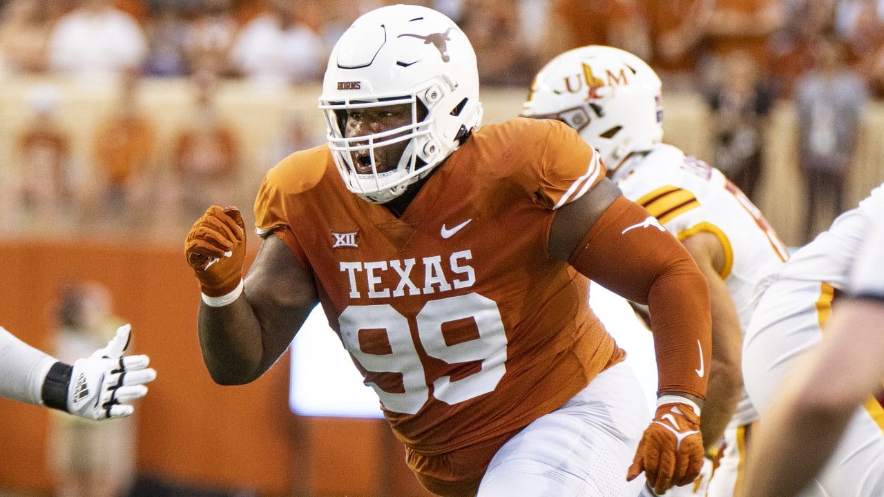 Texas DL Keondre Coburn accepts invitation to 2023 East-West