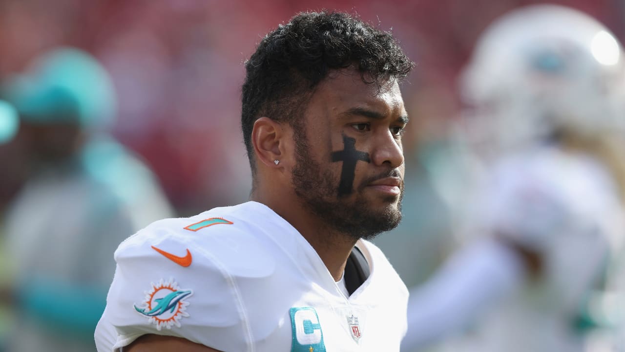 Consultant who cleared Dolphins' Tagovailoa to play after head