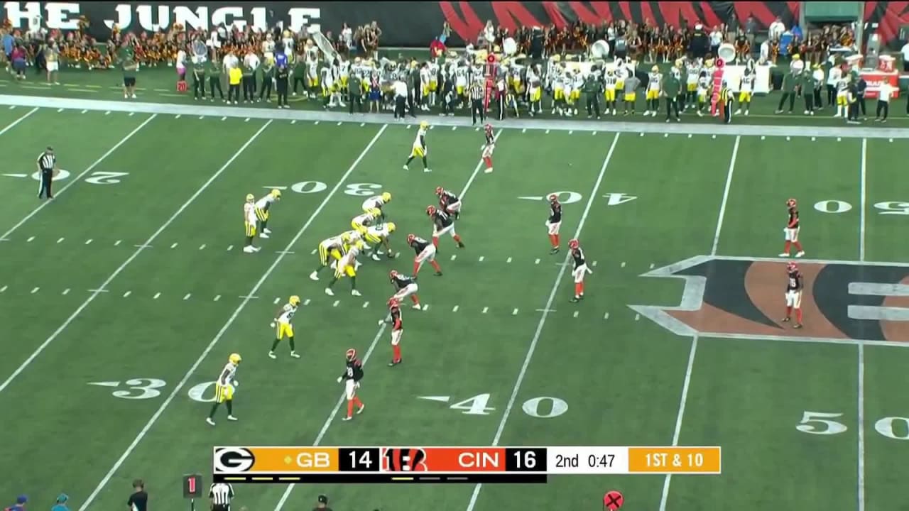 Green Bay Packers rookie quarterback Sean Clifford dots rookie wide