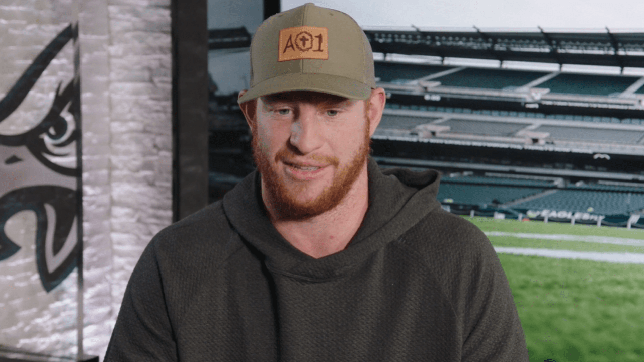 Army veteran Lisa Crutch gets surprise call from favorite NFL player Carson  Wentz