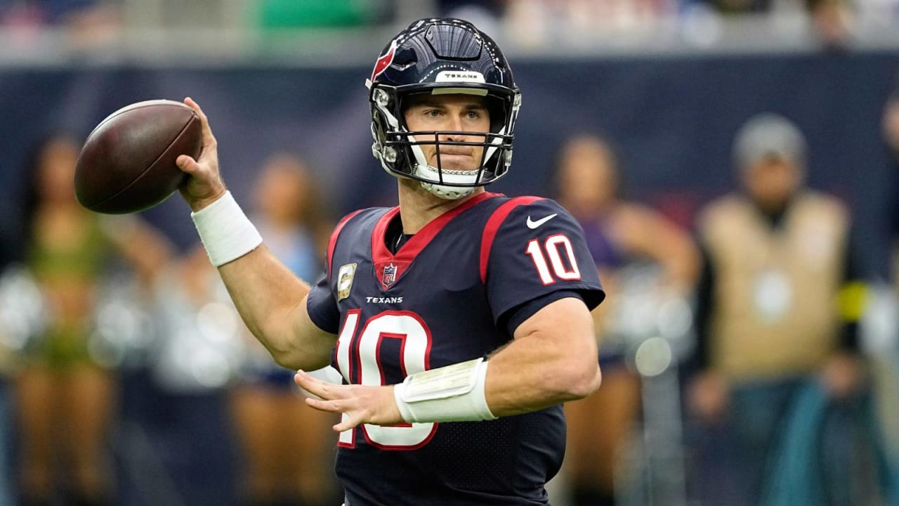 Panthers vs Texans: Who is new Houston quarterback Davis Mills