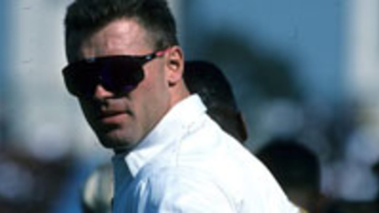 Las Vegas Raiders - Happy birthday, Howie Long 