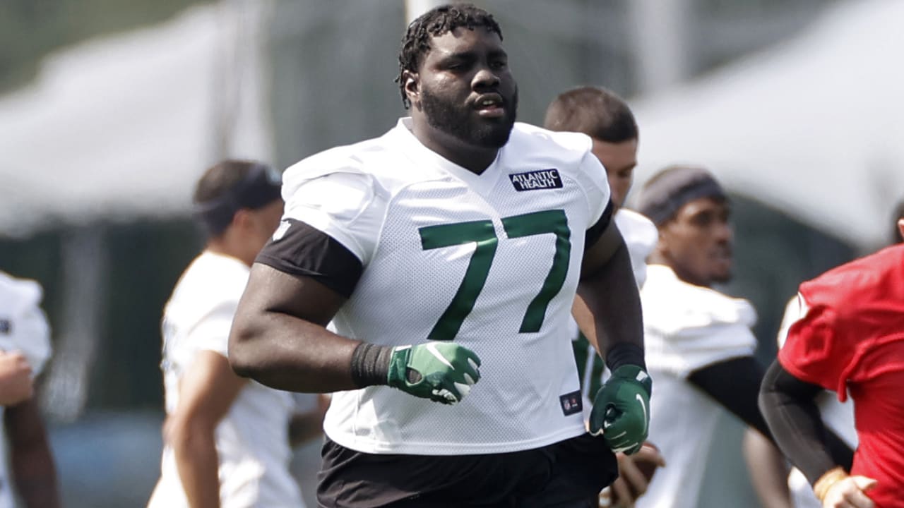 NFL Insider Lists Jets' Mekhi Becton as Trade Candidate