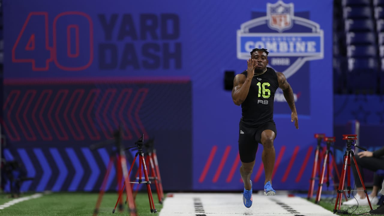 Running back Tyler Goodson runs official 4.42-second 40-yard dash at 2022  combine