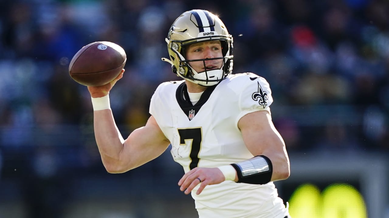 New Orleans Saints Quarterback Taysom Hill Plays ‘error-free Football ...