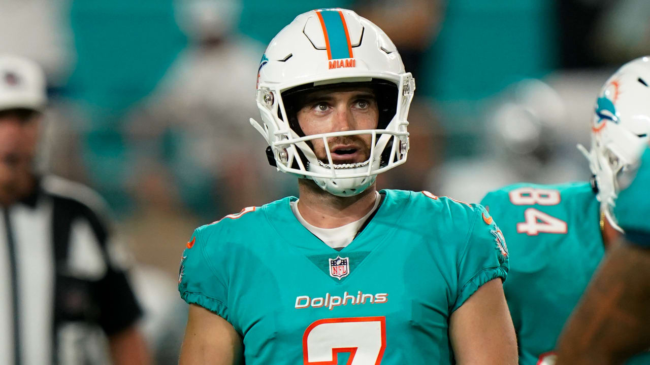 Miami Dolphins on X: .@jasonsanderss adds 3 to close out the half 