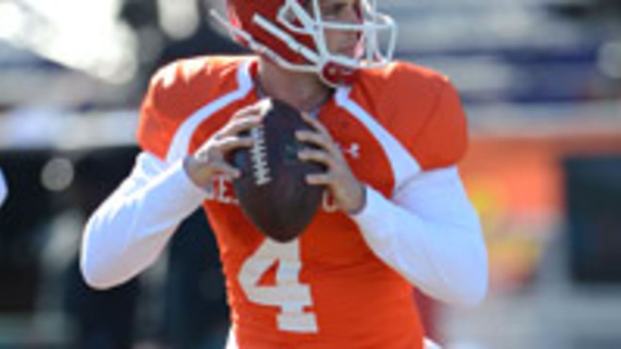derek-carr-140123-spot.jpg