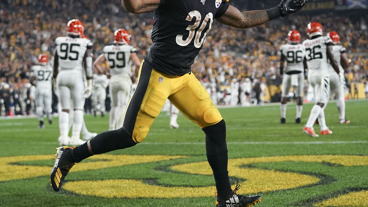 Pittsburgh Steelers fullback Derek Watt (44) is congratulated by linebacker  T.J. Watt (90) during the second half of an NFL football game against the  Buffalo Bills in Orchard Park, N.Y., Sunday, Sept.