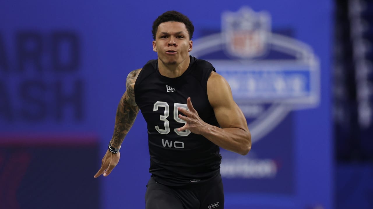 Wide receiver Christian Watson runs official 4.36-second 40-yard dash at  2022 combine