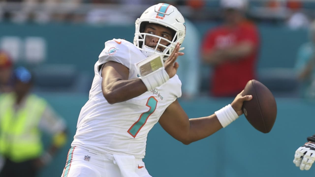 Can't-Miss Play: Miami Dolphins quarterback Tua Tagovailoa and