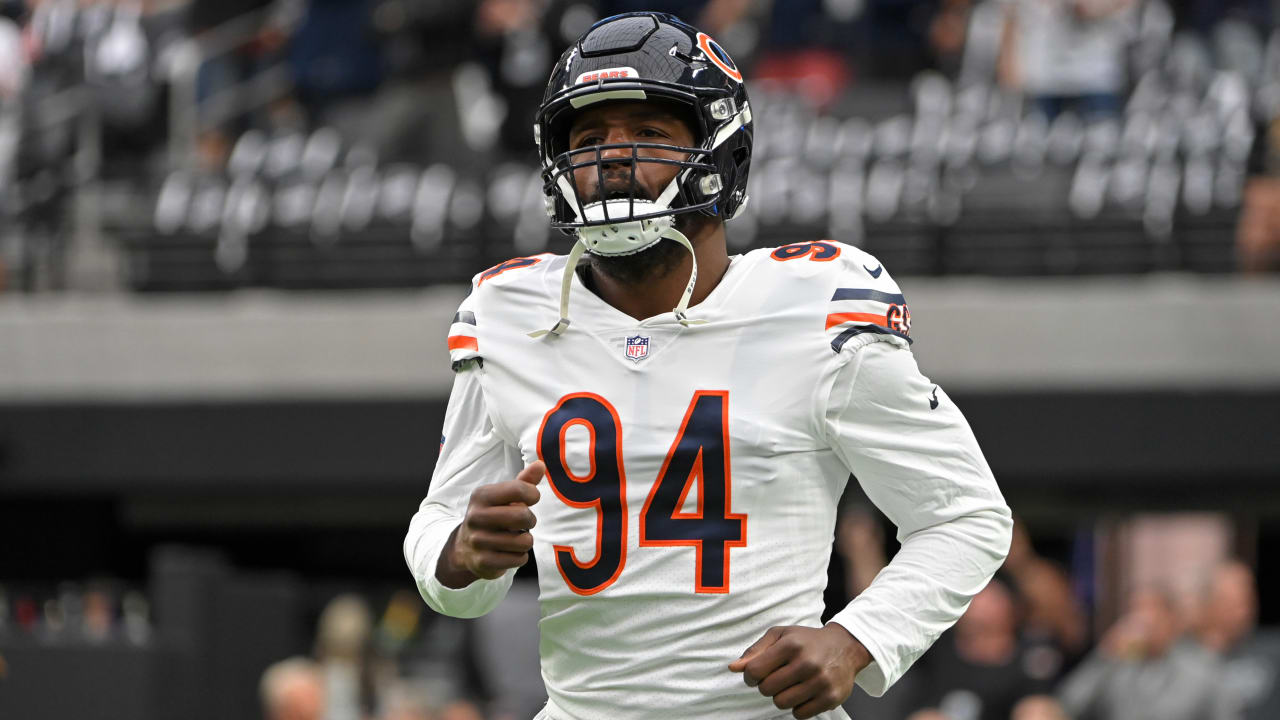 Bears trade defensive end Robert Quinn to the Eagles 