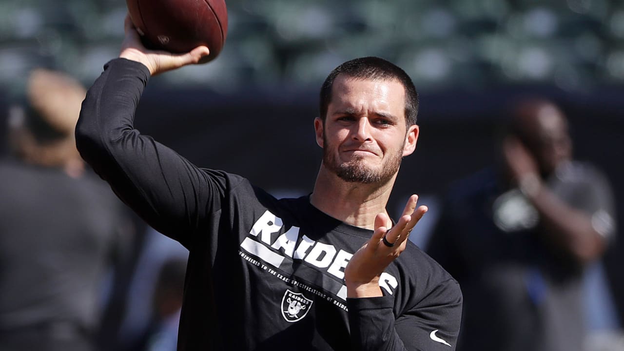 Derek Carr Raiders dislocated finger 