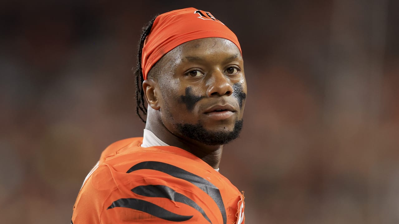 Joe Mixon injury: Bengals RB suffers head injury in Week 11 - DraftKings  Network