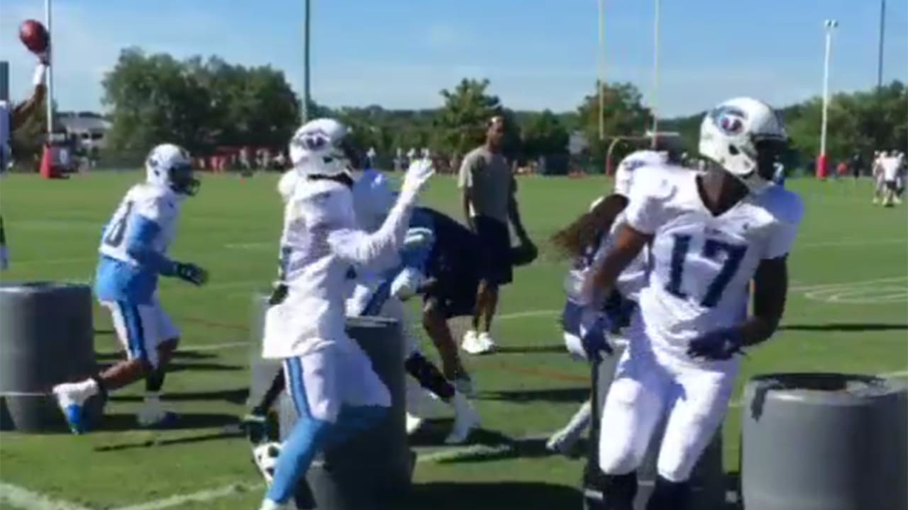 Titans-practice-150802-Sl.jpg