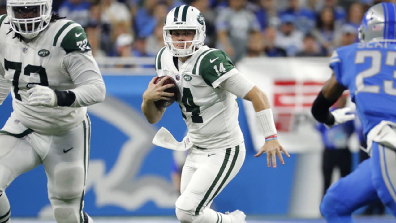 Darnold tricks Lions' defense on QB scramble for first down