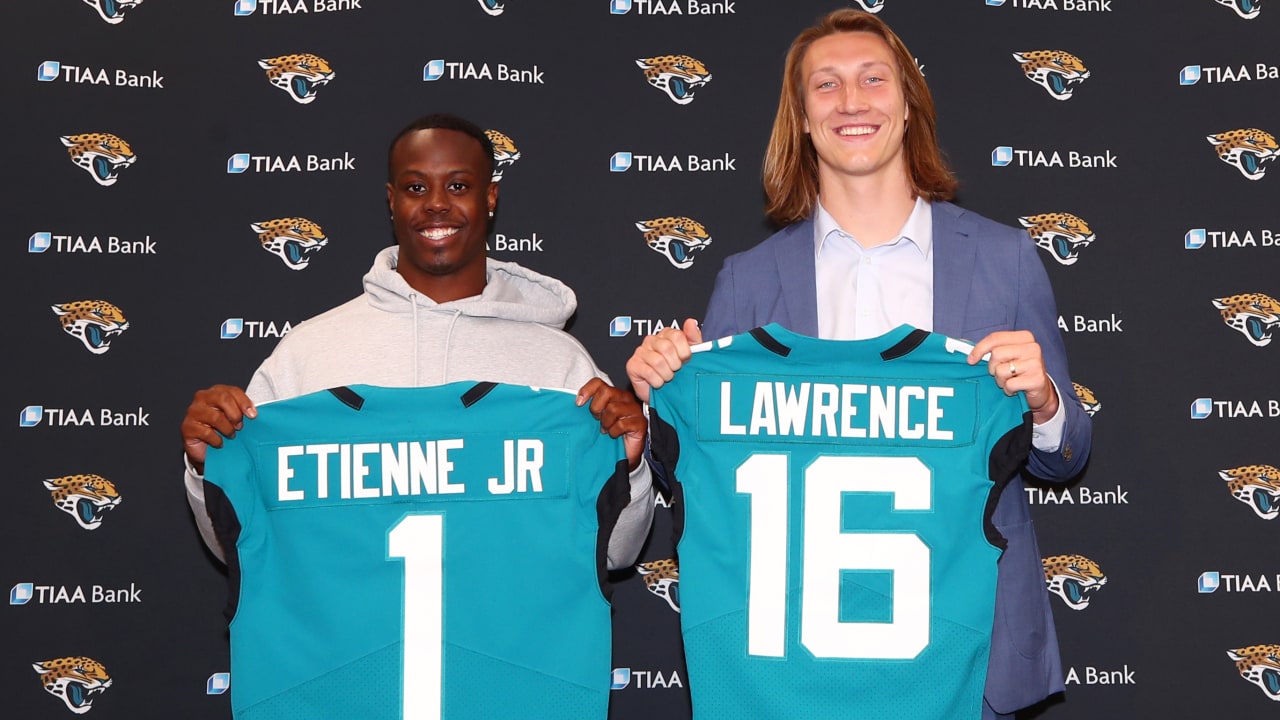 Trevor Lawrence reacts to Jaguars drafting Travis Etienne