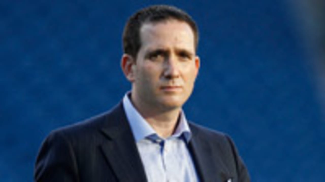 howie-roseman-121106-spot.jpg