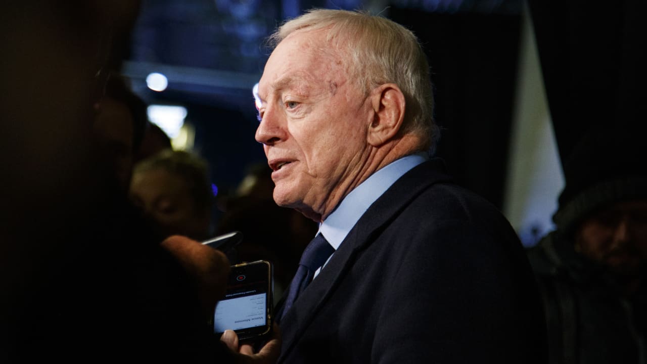 Jerry Jones: Cowboys 'will not play' if they disrespect flag - Los