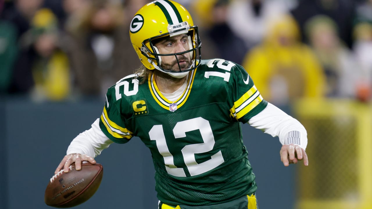 Toe injury can't stop Rodgers as Packers defeat Rams 36-28 – KXAN Austin