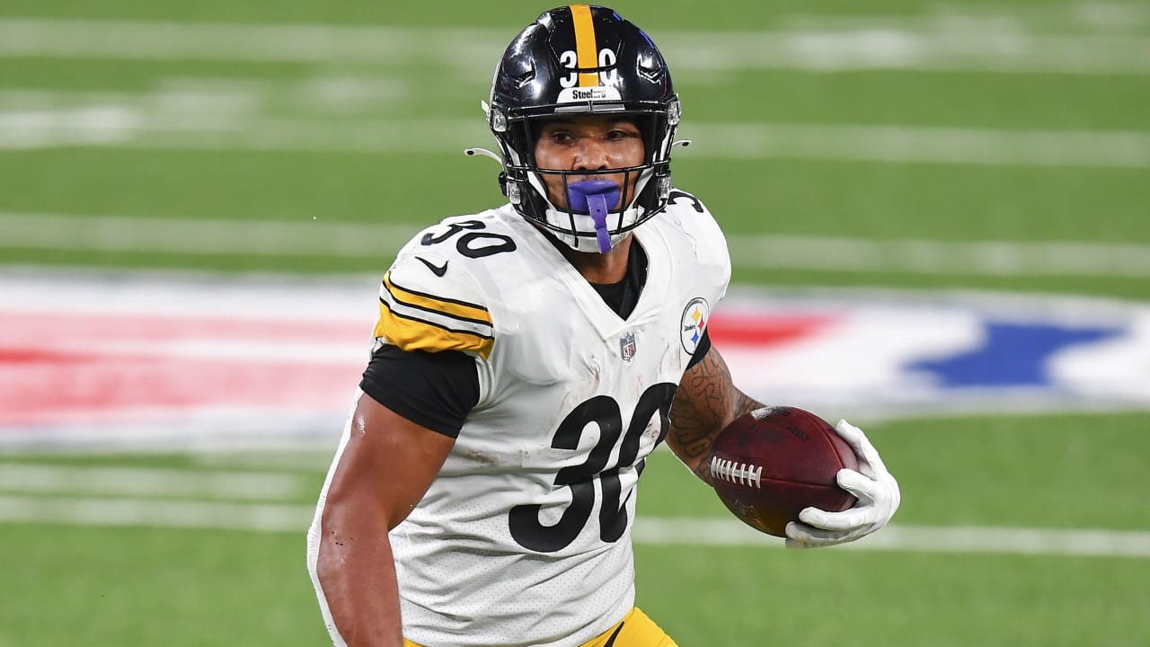 Pittsburgh Steelers running back James Conner during an NFL