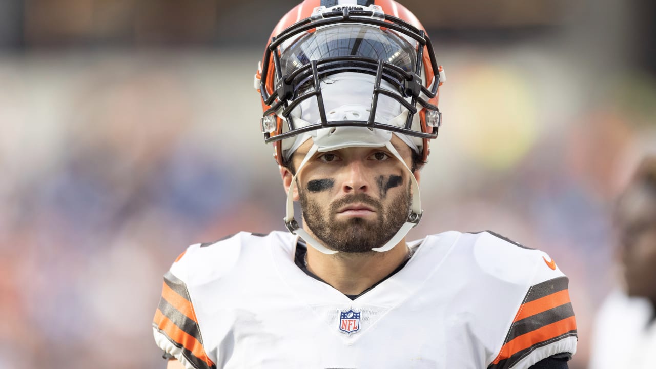 Baker Mayfield holds postgame press conference with left arm in sling