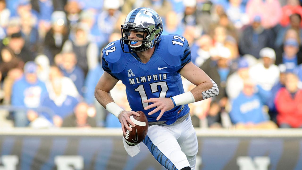 Denver Broncos trade up to select QB Paxton Lynch