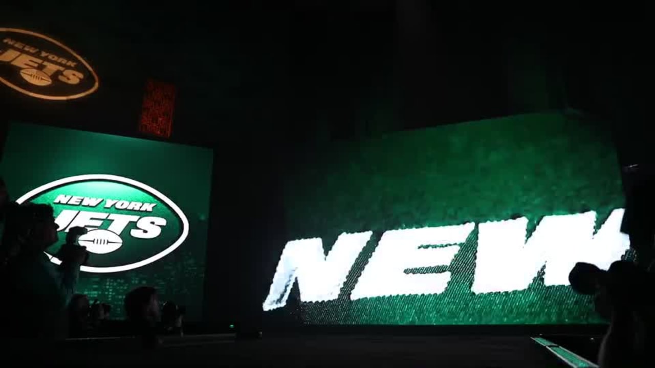 New York, New York, USA. 4th Apr, 2019. New York Jets quarterback Sam  Darnold (14) and wide receiver Quincy Enunwa (81) unveil their new uniforms  in Gotham Green colors Thursday, April. 4