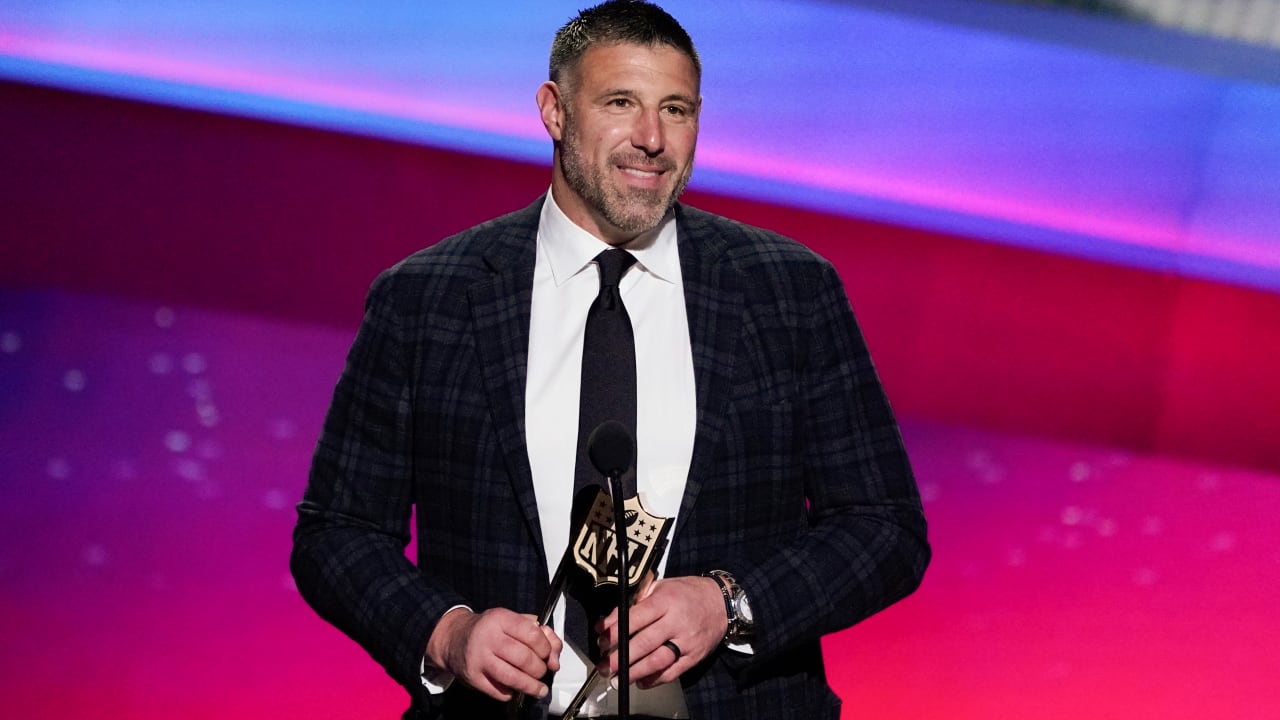 Mike Vrabel named PFWA Coach of the Year Titans - Music City Miracles