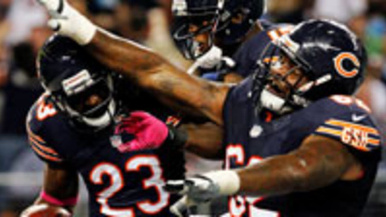 devin-hester-spot_121002.jpg
