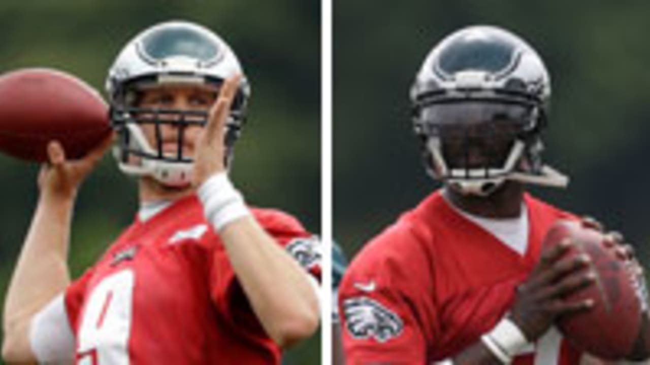 nick-foles-michael-vick-130521-spot.jpg